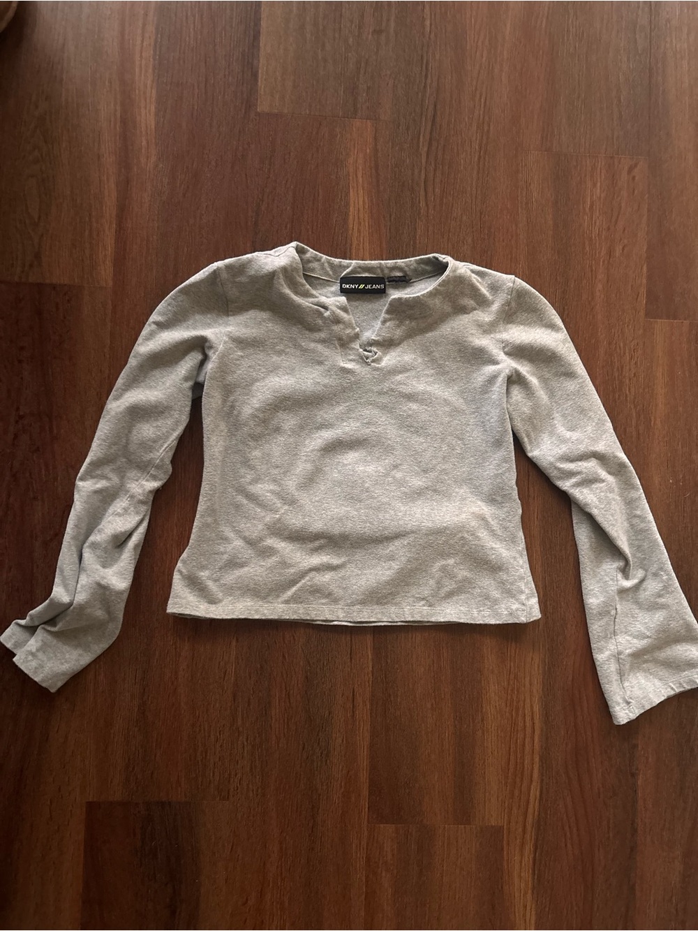 DKNY 90s Light Gray Long-Sleeve Notch-Neck Top